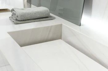 Marble+Effect+White+Floors-bianco-covelano-05.jpg