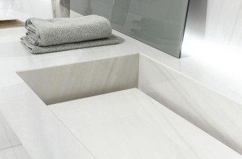 Marble+Effect+White+Floors-bianco-covelano-05.jpg
