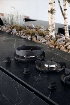 Marble+Effect+Black+Floors-nero-marquinia-09.jpg