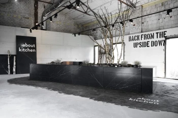 Marble+Effect+Black+Floors-nero-marquinia-07.jpg