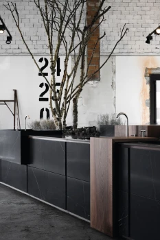 Marble+Effect+Black+Floors-nero-marquinia-08.jpg