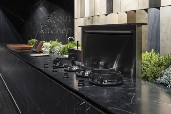 Marble+Effect+Black+Floors-nero-marquinia-04.jpg