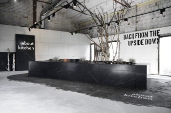 Marble+Effect+Black+Floors-nero-marquinia-07.jpg