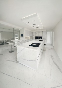 Marble+Effect+White+Floors-statuario-altissimo-04.jpg
