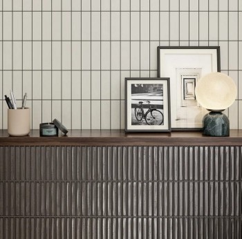 WOW DESIGN LONDON CALLING white matt 1.jpg