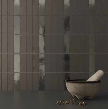 WOW DESIGN LONDON CALLING BLACK MATT 2.jpg
