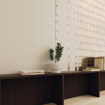 WOW DESIGN LONDON CALLING GOLDEN GLOSSY 3.jpg