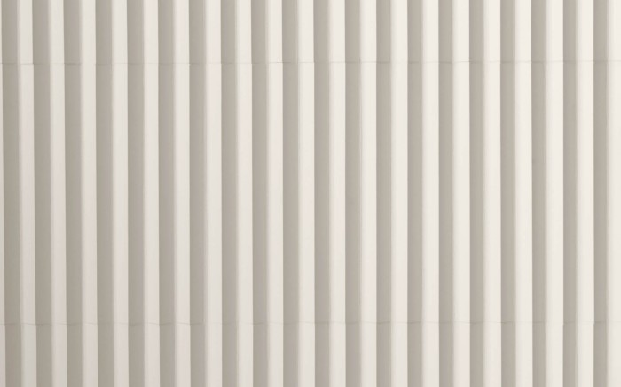 ROMBINI TRIANGLE SMALL WHITE.jpg