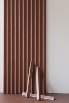 ROMBINI TRIANGLE SMALL RED 1.jpg